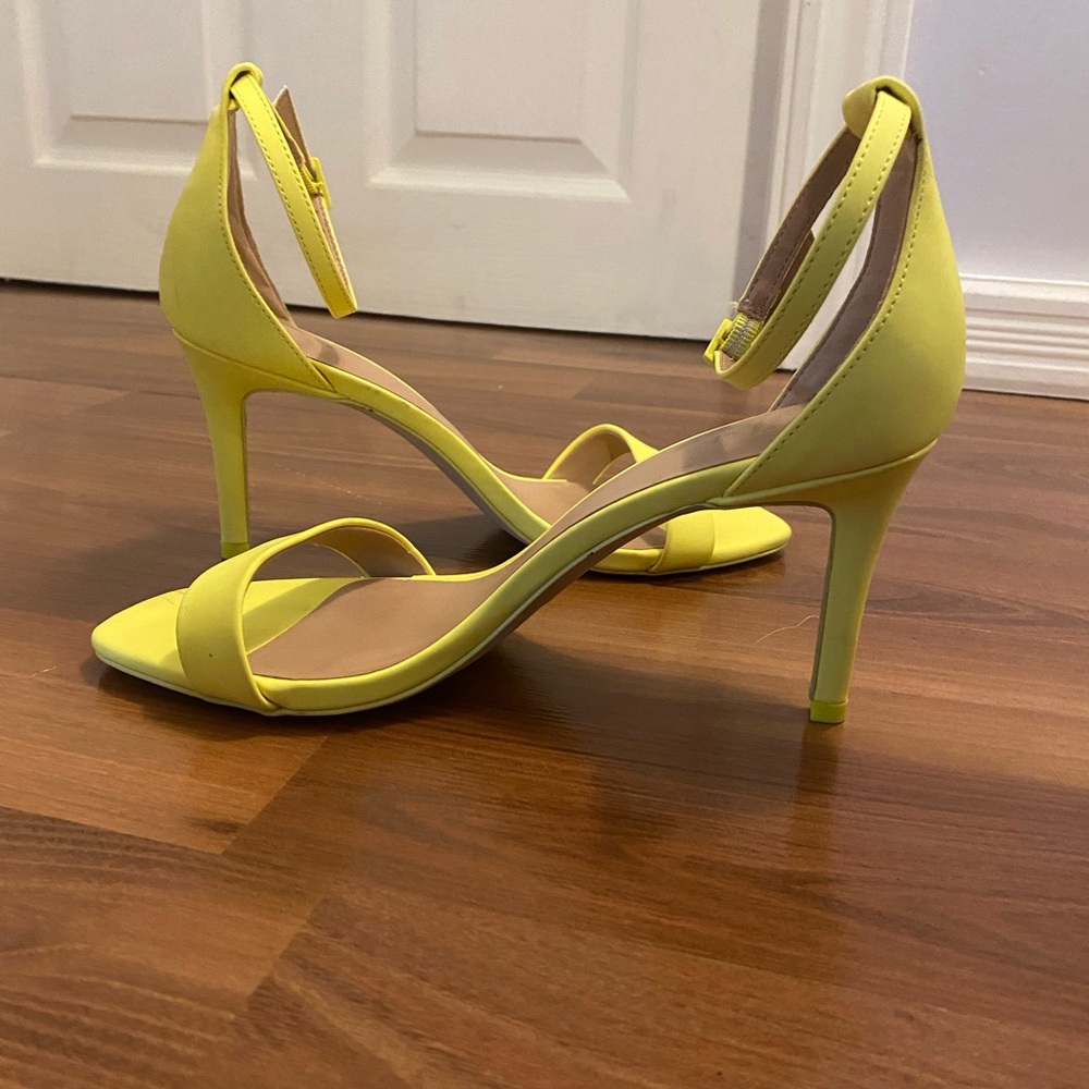 Neon heels - Picture 5 of 6
